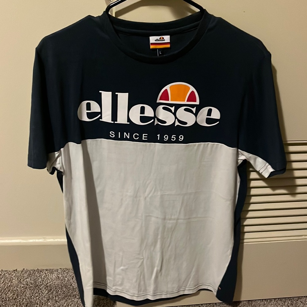Ellesse large tshirt